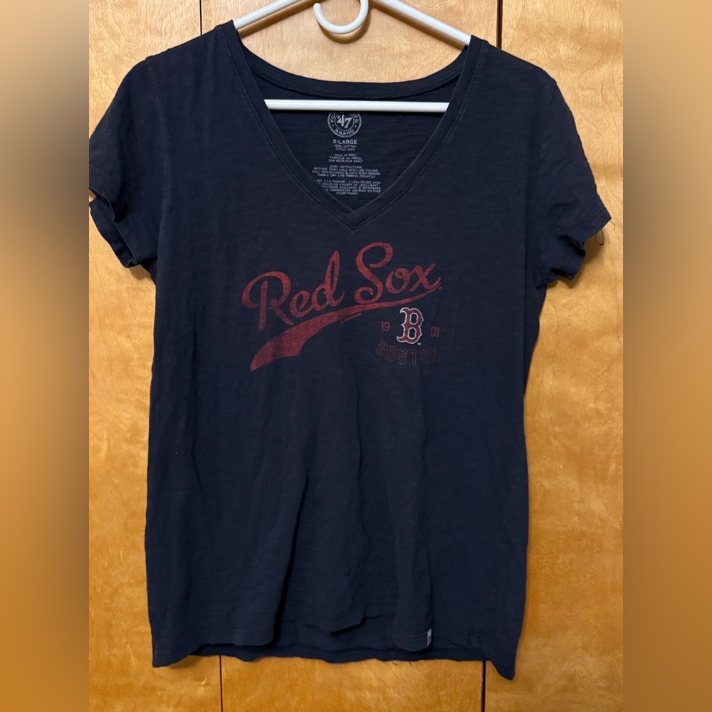 Boston Red Sox V-neck T shirt women size XL